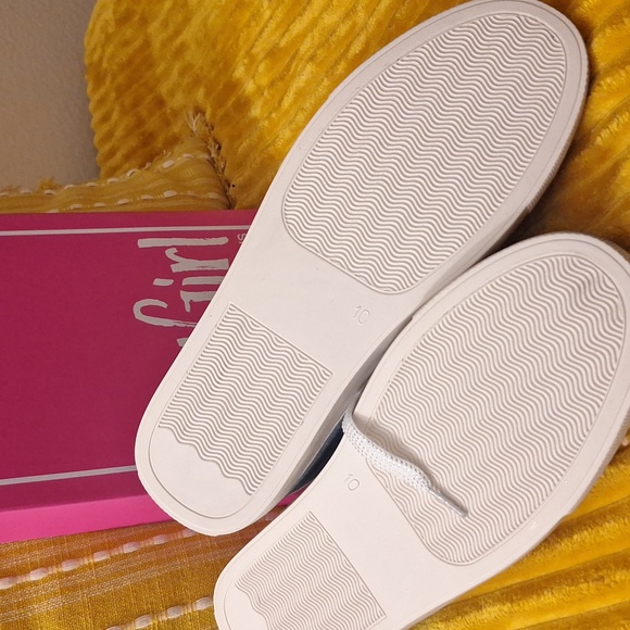 Stylish Women's Sneakers In Light Blue Denim With A Silver Glitter Star. - Picture 6 of 6